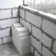 Кладка парапета из кирпича или пеноблоков